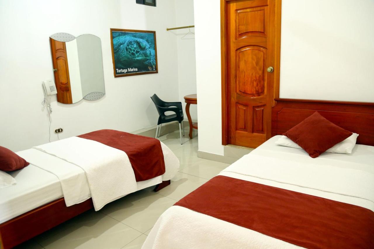 Hostal Sir Francis Drake Puerto Ayora  Dış mekan fotoğraf