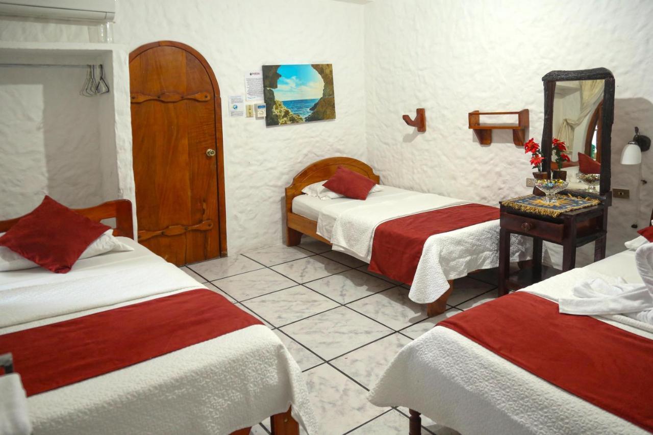 Hostal Sir Francis Drake Puerto Ayora  Dış mekan fotoğraf